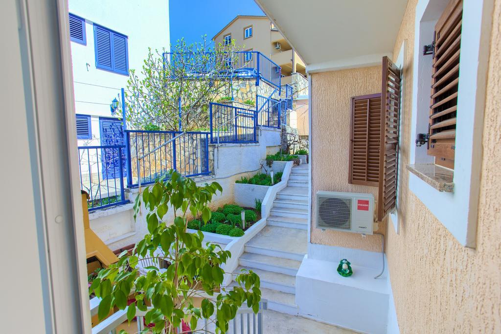 Nadija Studio Apartmani Veglia Exterior foto