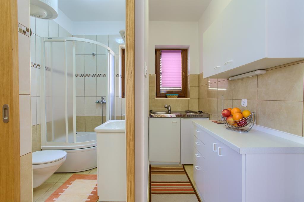 Nadija Studio Apartmani Veglia Exterior foto