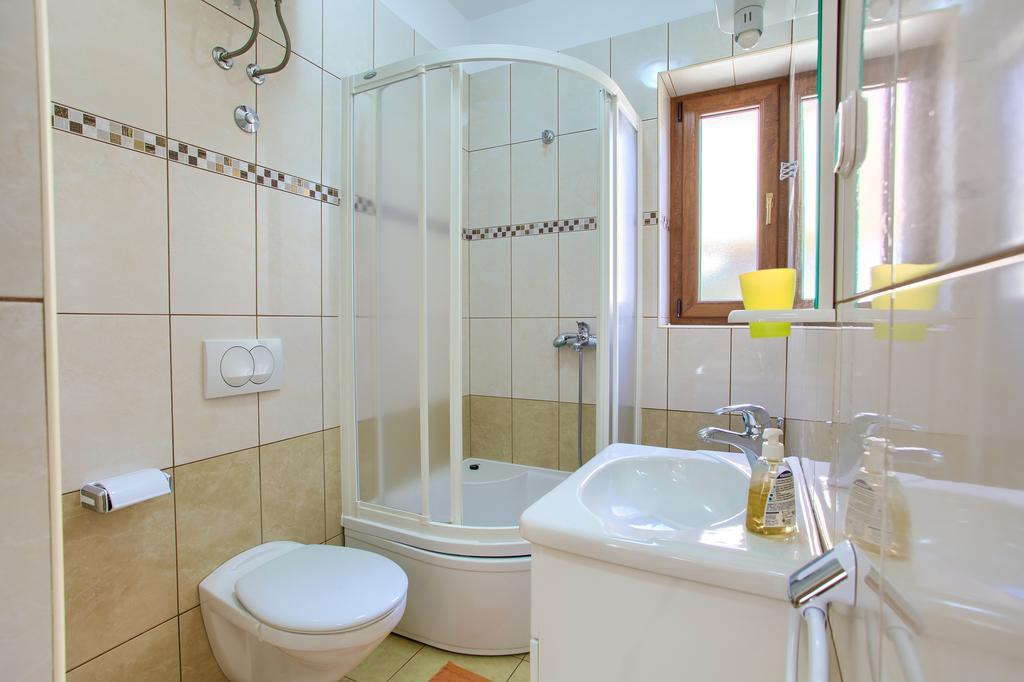 Nadija Studio Apartmani Veglia Exterior foto