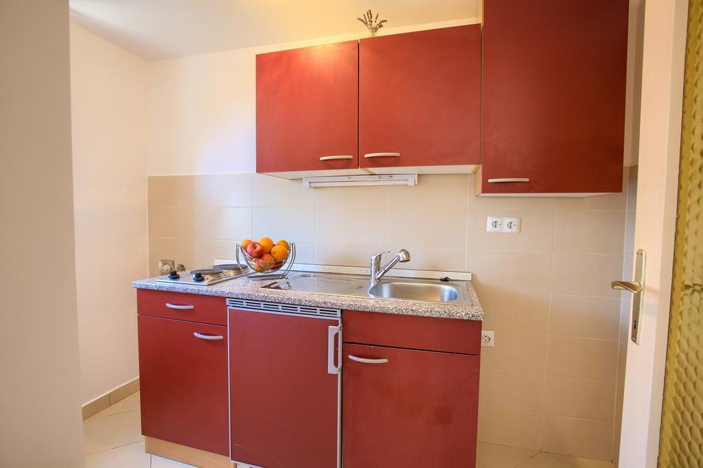 Nadija Studio Apartmani Veglia Exterior foto
