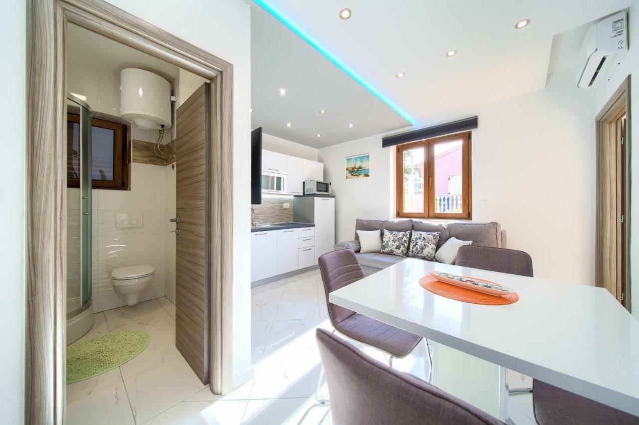 Nadija Studio Apartmani Veglia Exterior foto