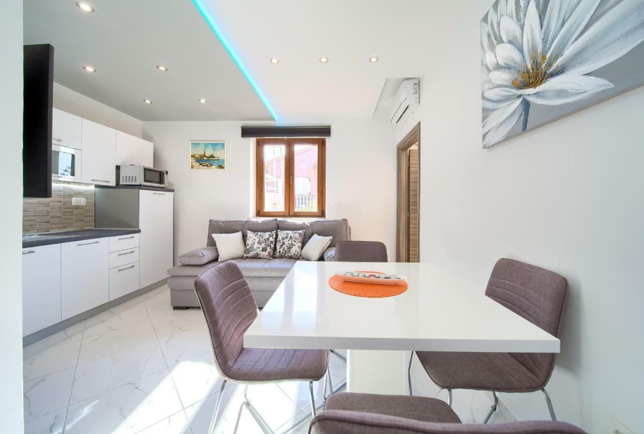 Nadija Studio Apartmani Veglia Exterior foto